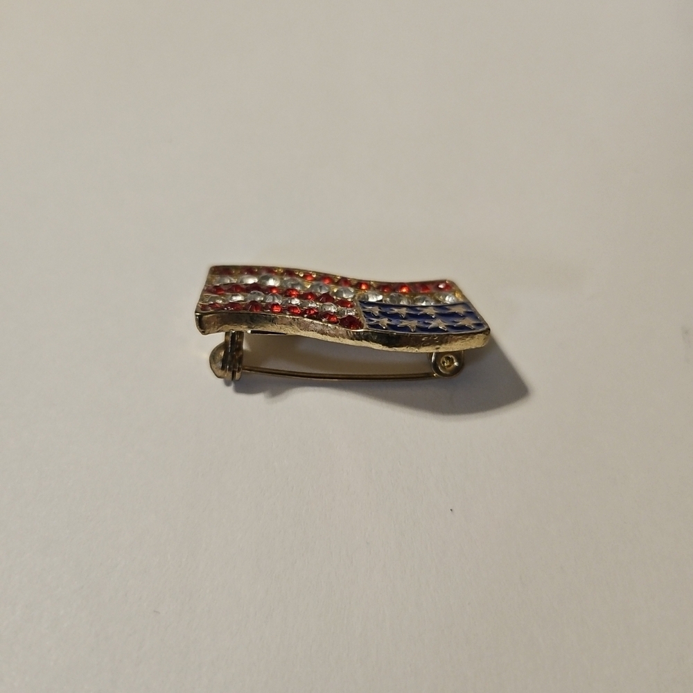 Vintage Rhinestone USA American Flag July 4 Patriotic GoldTone Brooch Pin - Picture 7 of 14